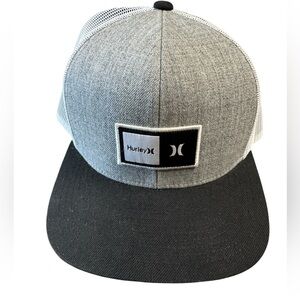 Hurley Two-Tone Gray Black White Trucker Surf Baseball Hat Cap SnapBack MINTY